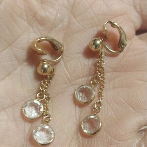 AVON VINTAGE 1979 CRYSTAL BEZEL DROPLETS GOLD-TONE LEVERBACK 1.5" EARRINGS